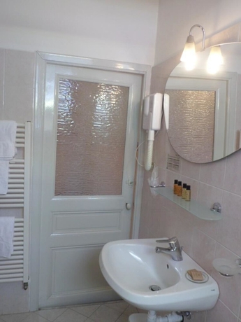 Imagen de la habitación del Hotel Liberty, San Remo. Foto 15