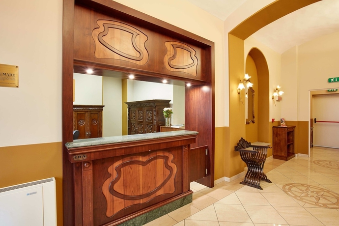 Imagen de los interiores del Hotel Liberty, Turín. Foto 19