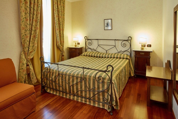 Imagen de la habitación del Hotel Liberty, Turín. Foto 14