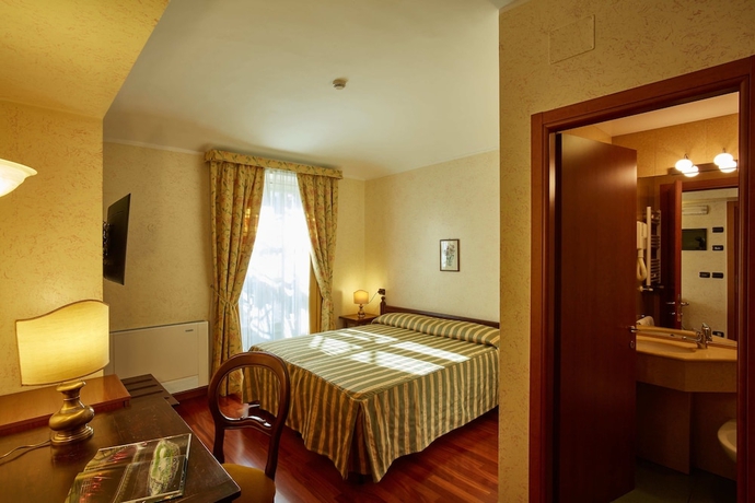 Imagen de la habitación del Hotel Liberty, Turín. Foto 16