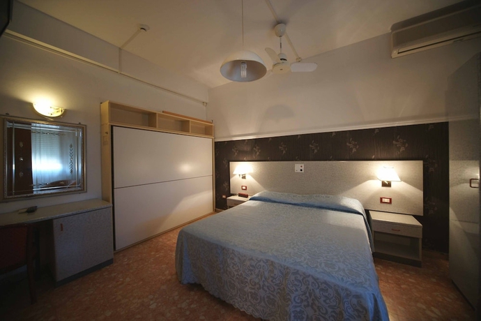 Imagen de la habitación del Hotel Liberty, Viareggio. Foto 2