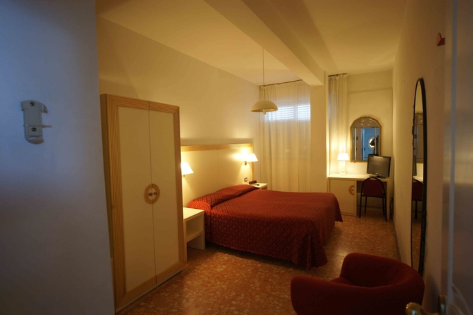 Imagen de la habitación del Hotel Liberty, Viareggio. Foto 12
