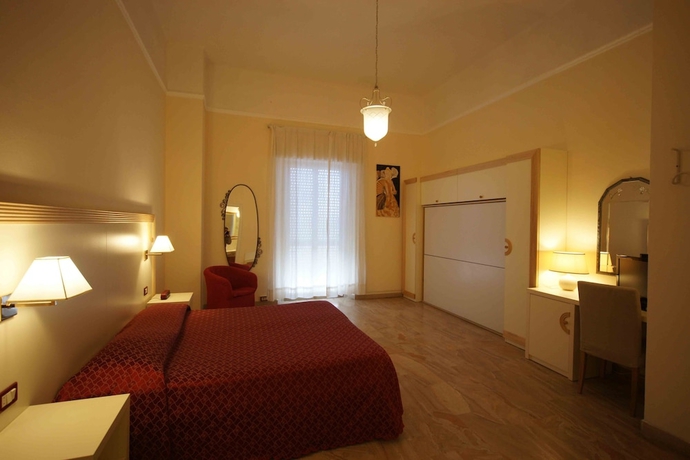 Imagen de la habitación del Hotel Liberty, Viareggio. Foto 13