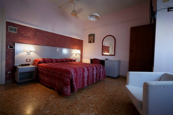 Imagen de la habitación del Hotel Liberty, Viareggio. Foto 14