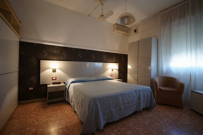 Imagen de la habitación del Hotel Liberty, Viareggio. Foto 15