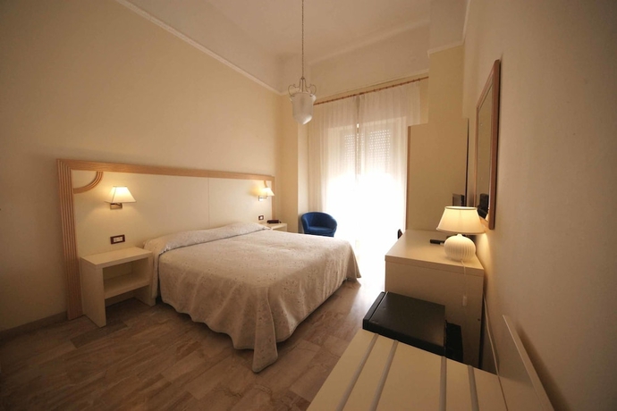 Imagen de la habitación del Hotel Liberty, Viareggio. Foto 16