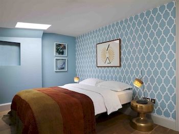 Imagen de la habitación del Hotel Library. Foto 10