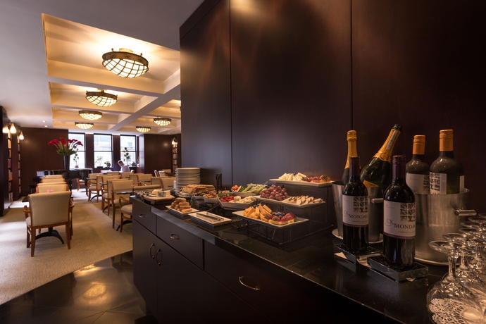 Imagen del bar/restaurante del Hotel Library Hotel. Foto 2