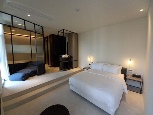 Imagen de la habitación del Hotel Libre. Foto 19