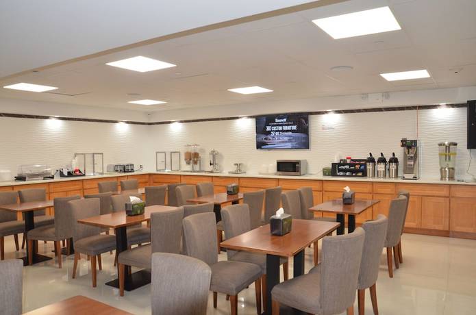 Imagen del bar/restaurante del Hotel Lic Plaza. Foto 2