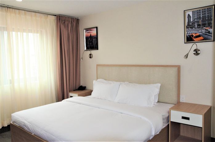 Imagen de la habitación del Hotel Lic Plaza. Foto 7