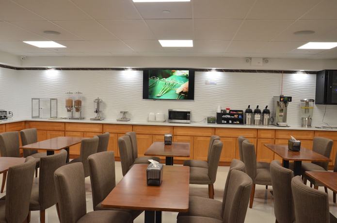 Imagen del bar/restaurante del Hotel Lic Plaza. Foto 4