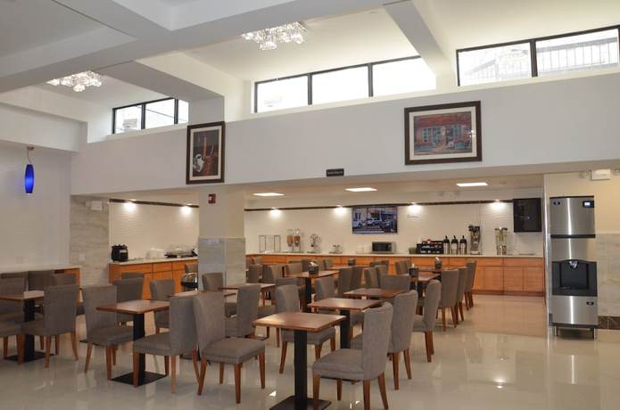 Imagen del bar/restaurante del Hotel Lic Plaza. Foto 5