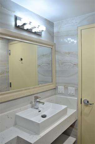 Imagen de la habitación del Hotel Lic Plaza. Foto 17