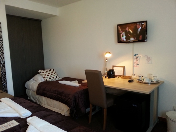 Imagen de la habitación del Hotel L'id&eacute;al Le Mountbatten. Foto 3