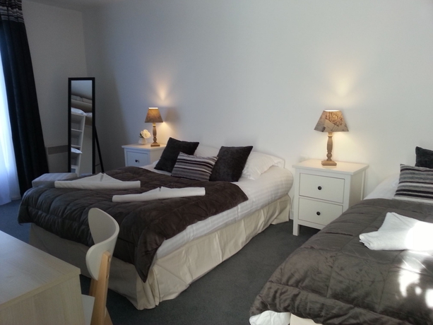 Imagen de la habitación del Hotel L'id&eacute;al Le Mountbatten. Foto 9