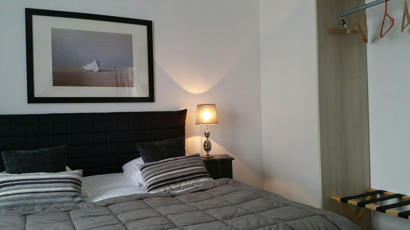 Imagen de la habitación del Hotel L'id&eacute;al Le Mountbatten. Foto 10