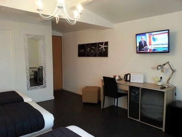 Imagen de la habitación del Hotel L'id&eacute;al Le Mountbatten. Foto 13