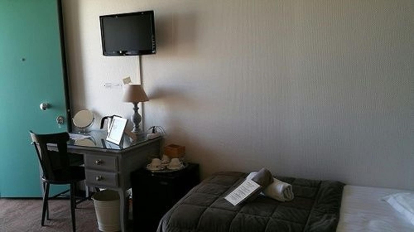 Imagen de la habitación del Hotel L'id&eacute;al Le Mountbatten. Foto 16