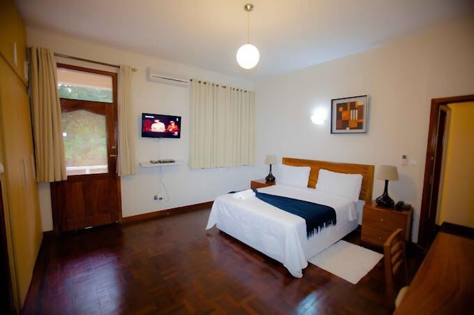 Imagen de la habitación del Hotel Lidias Guest House. Foto 11
