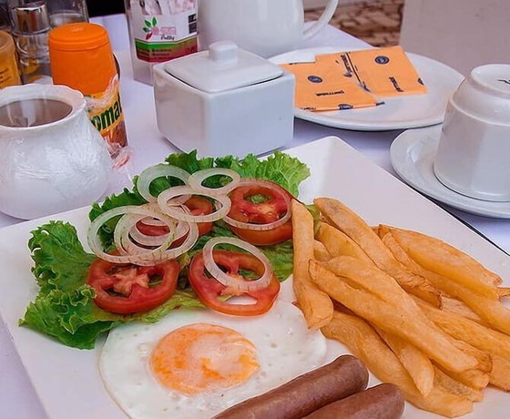 Imagen del bar/restaurante del Hotel Lidias Guest House. Foto 3