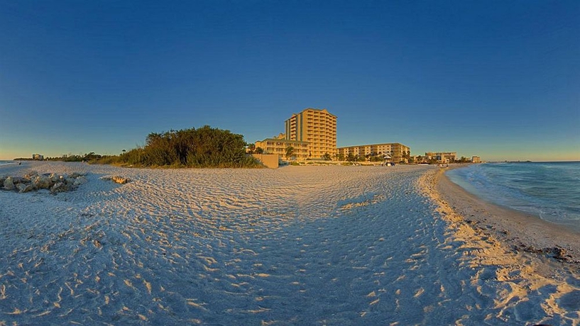 Imagen de los exteriores del Hotel Lido Beach Resort. Foto 3