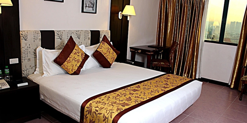 Imagen de la habitación del Hotel Lido De Paris. Foto 7