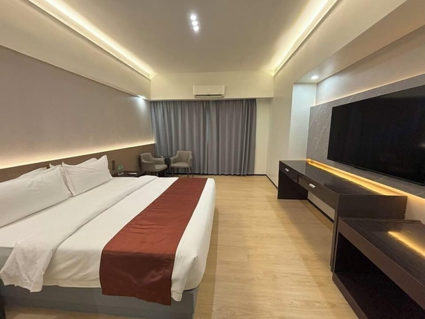 Imagen de la habitación del Hotel Lido De Paris. Foto 9