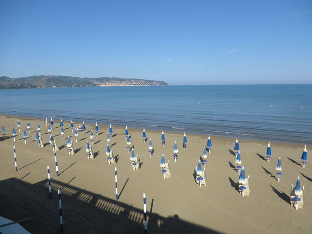 Imagen de los exteriores del Hotel Lido Di Giannella. Foto 14