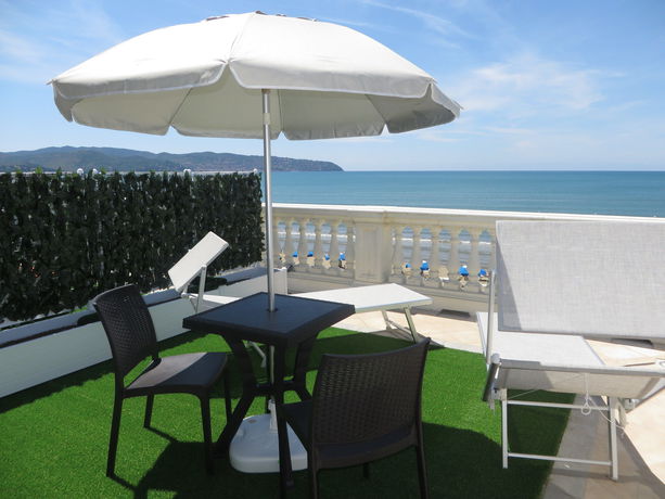 Imagen del bar/restaurante del Hotel Lido Di Giannella. Foto 2