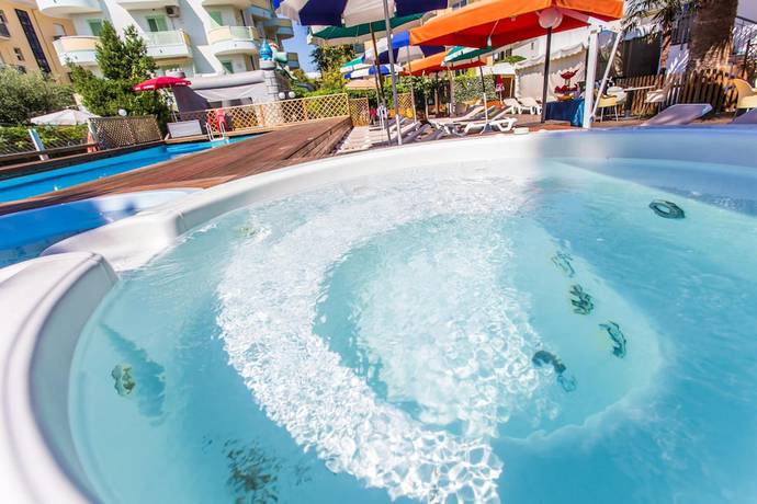 Imagen de la piscina del Hotel Lido Europa, Riccione. Foto 19