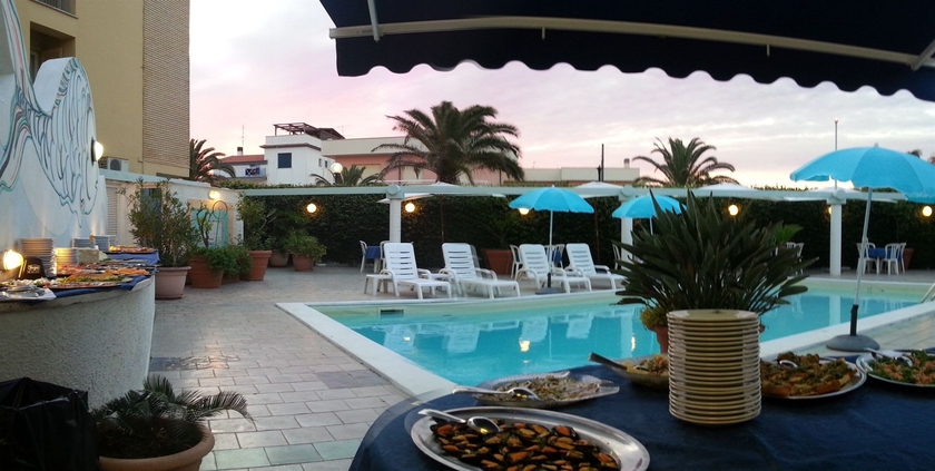 Imagen de la piscina del Hotel Lido Garda. Foto 15