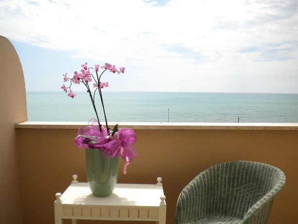 Imagen de la habitación del Hotel Lido Garda. Foto 8