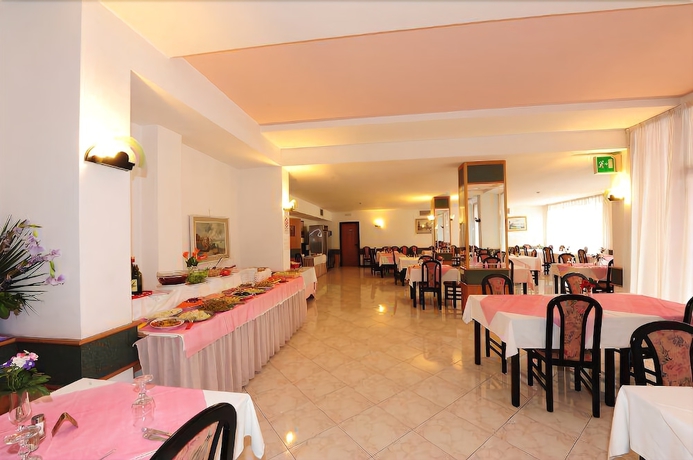 Imagen del bar/restaurante del Hotel Lido, Gargnano. Foto 4