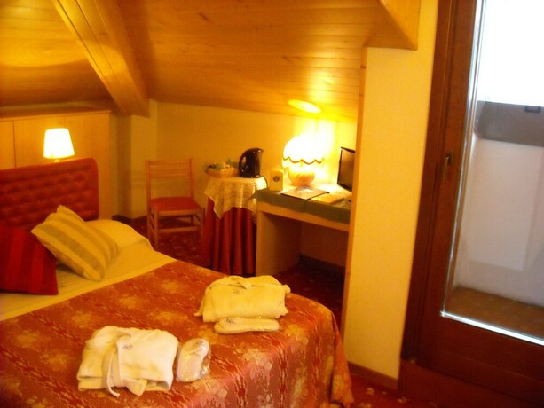 Imagen de la habitación del Hotel Lido, Pieve di Ledro. Foto 28