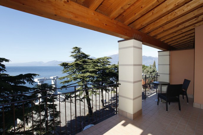Imagen de la habitación del Hotel Lido, Torri Del Benaco. Foto 10