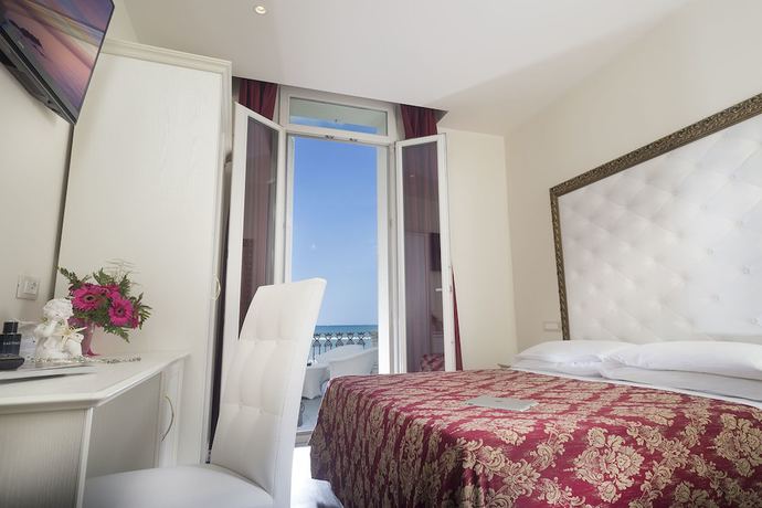 Imagen de la habitación del Hotel Lido Viserba. Foto 10