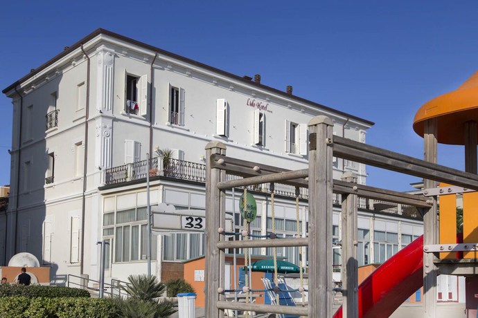 Imagen de los exteriores del Hotel Lido Viserba. Foto 18