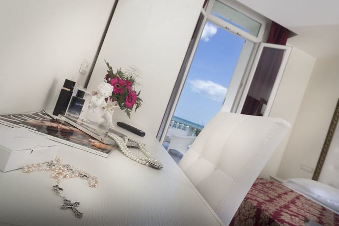 Imagen de la habitación del Hotel Lido Viserba. Foto 16