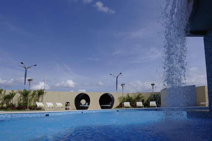 Imagen de la piscina del Hotel Lidotel Boutique Barquisimeto. Foto 14