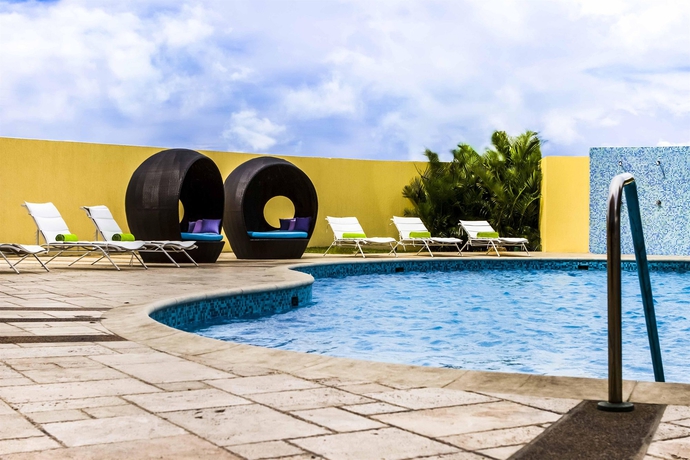 Imagen de la piscina del Hotel Lidotel Boutique Barquisimeto. Foto 15