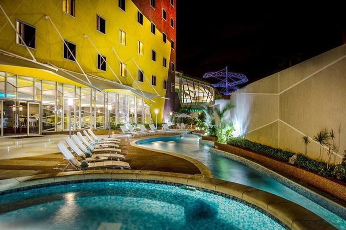 Imagen de la piscina del Hotel Lidotel Boutique Paraguan&aacute;. Foto 16