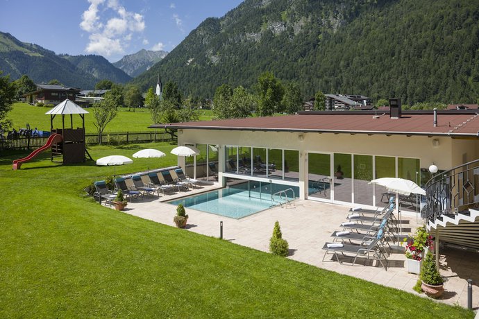 Imagen de la piscina del Hotel Liebes Caroline. Foto 18