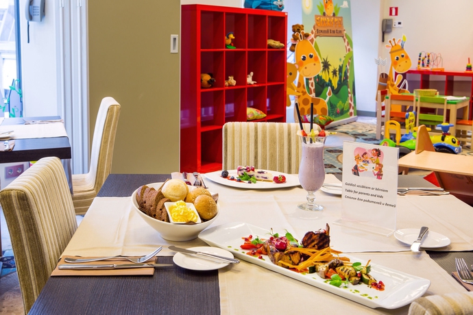 Imagen del bar/restaurante del Hotel Lielupe Hotel SPA & Conferences by Semarah. Foto 5