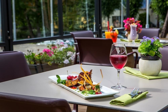 Imagen del bar/restaurante del Hotel Lielupe Hotel SPA & Conferences by Semarah. Foto 6