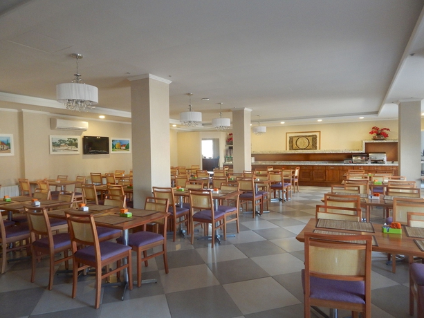 Imagen del bar/restaurante del Hotel Life Infinity. Foto 5