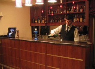 Imagen del bar/restaurante del Hotel Life, Kyrenia. Foto 3