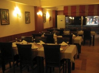 Imagen del bar/restaurante del Hotel Life, Kyrenia. Foto 4