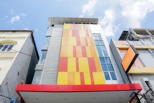 Imagen general del Hotel Life Soekarno Hatta Makassar. Foto 1