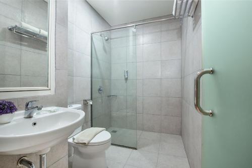 Imagen de la habitación del Hotel Life Soekarno Hatta Makassar. Foto 18